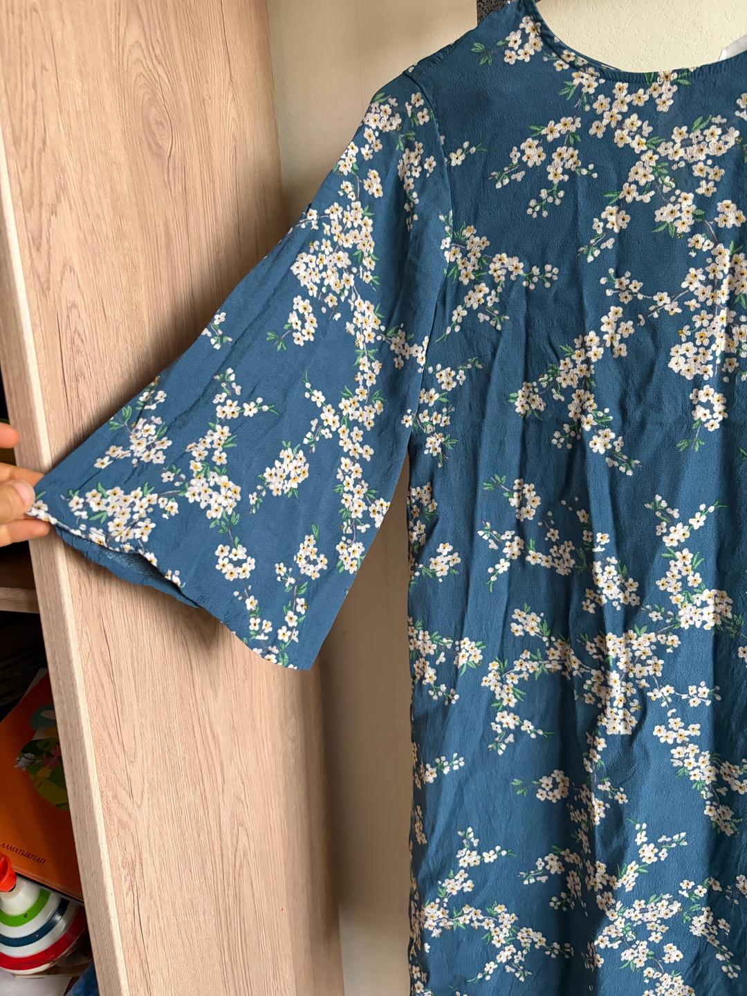 H&M Платье H&M  цветочное — фото 2