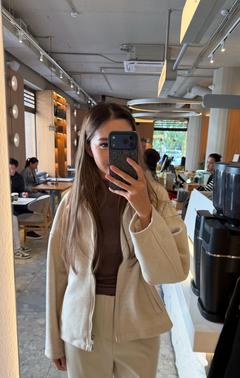 user_adelya048