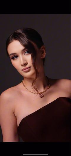 AlinaLee