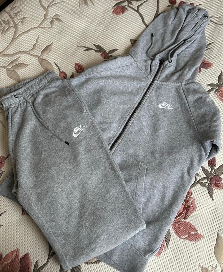 Спортивный костюм Nike