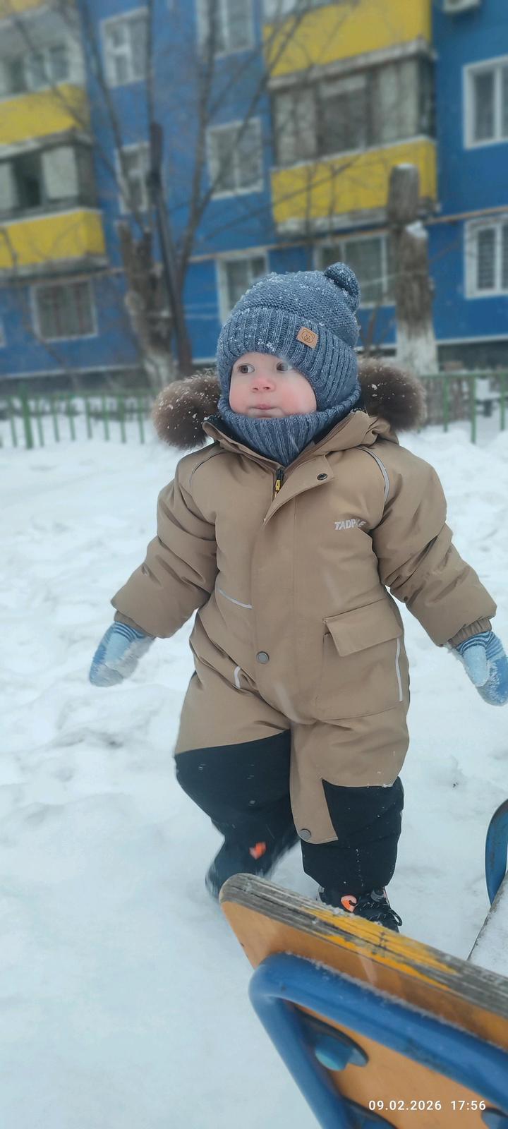 tadpole Продам зимний комбинезон