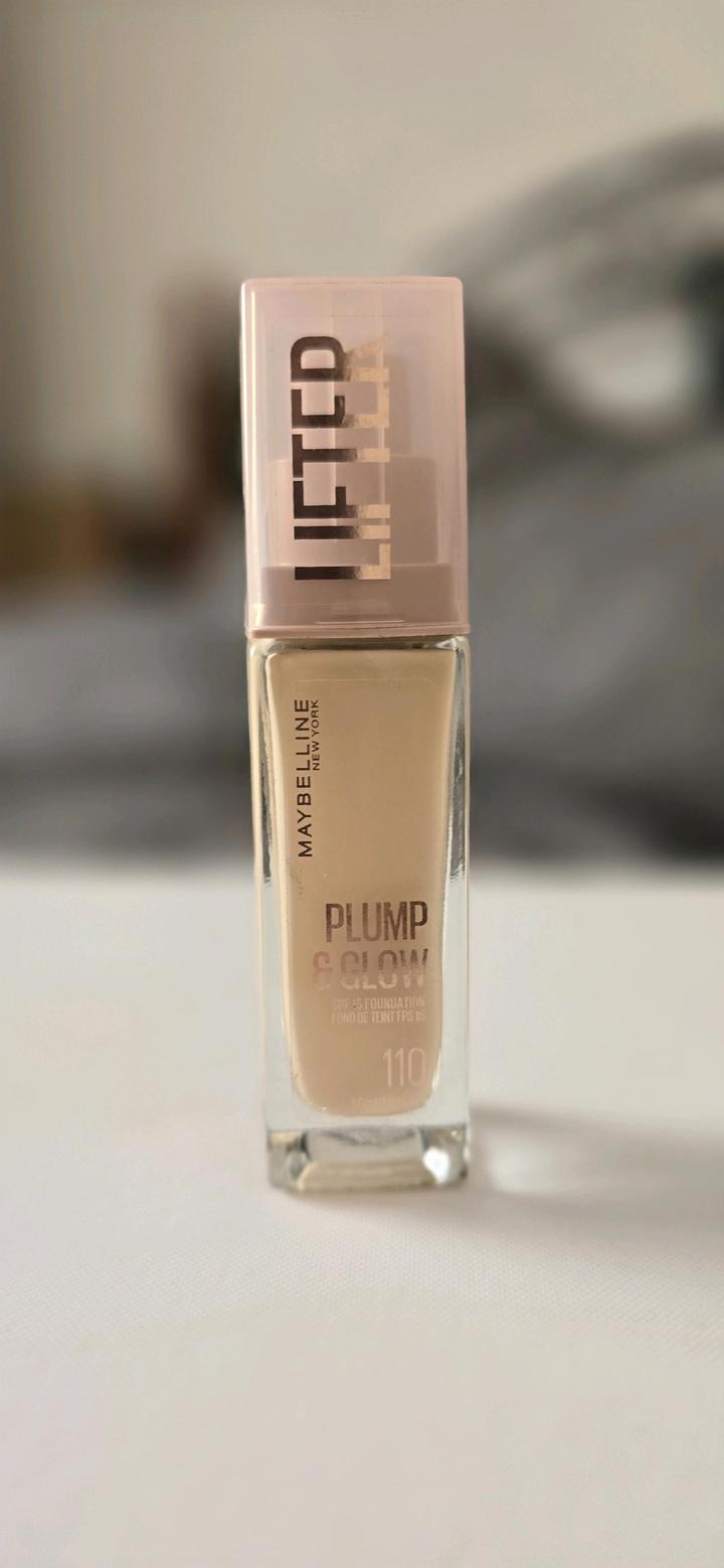 Тональный крем Lifter Maybelline. Тон 110.