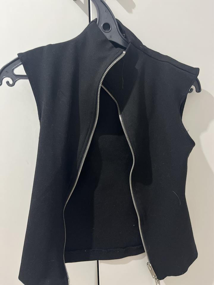 Жилет Zara
