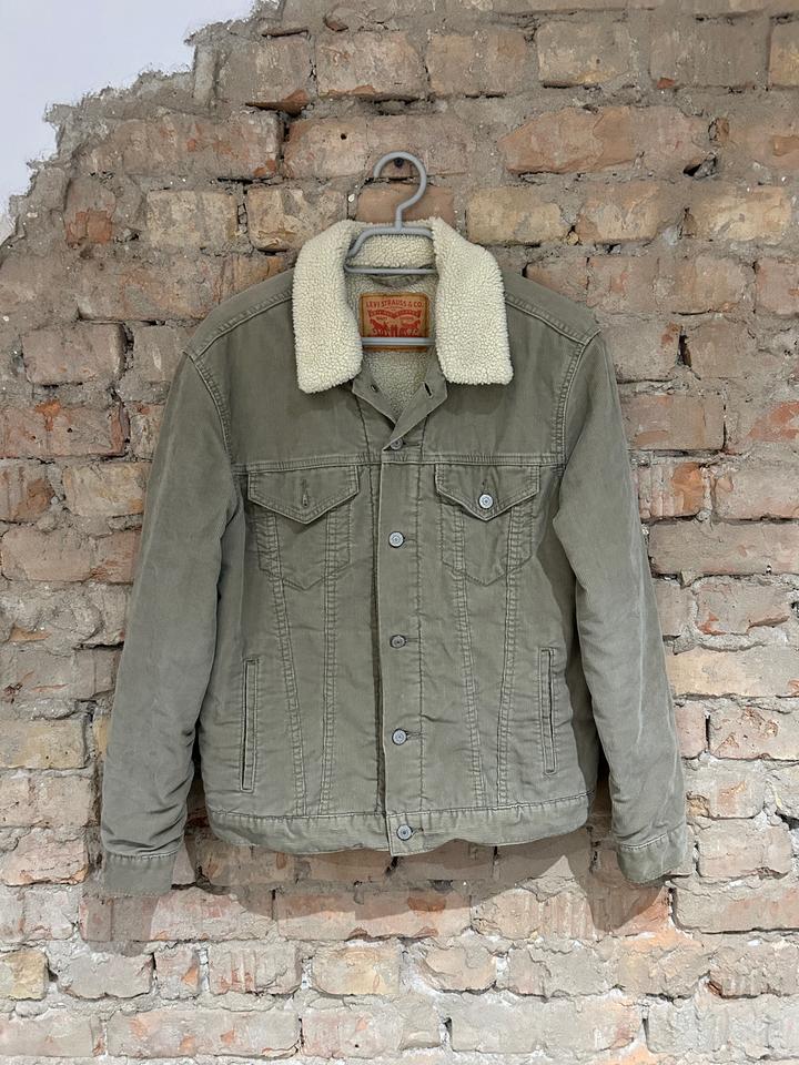 Levi's