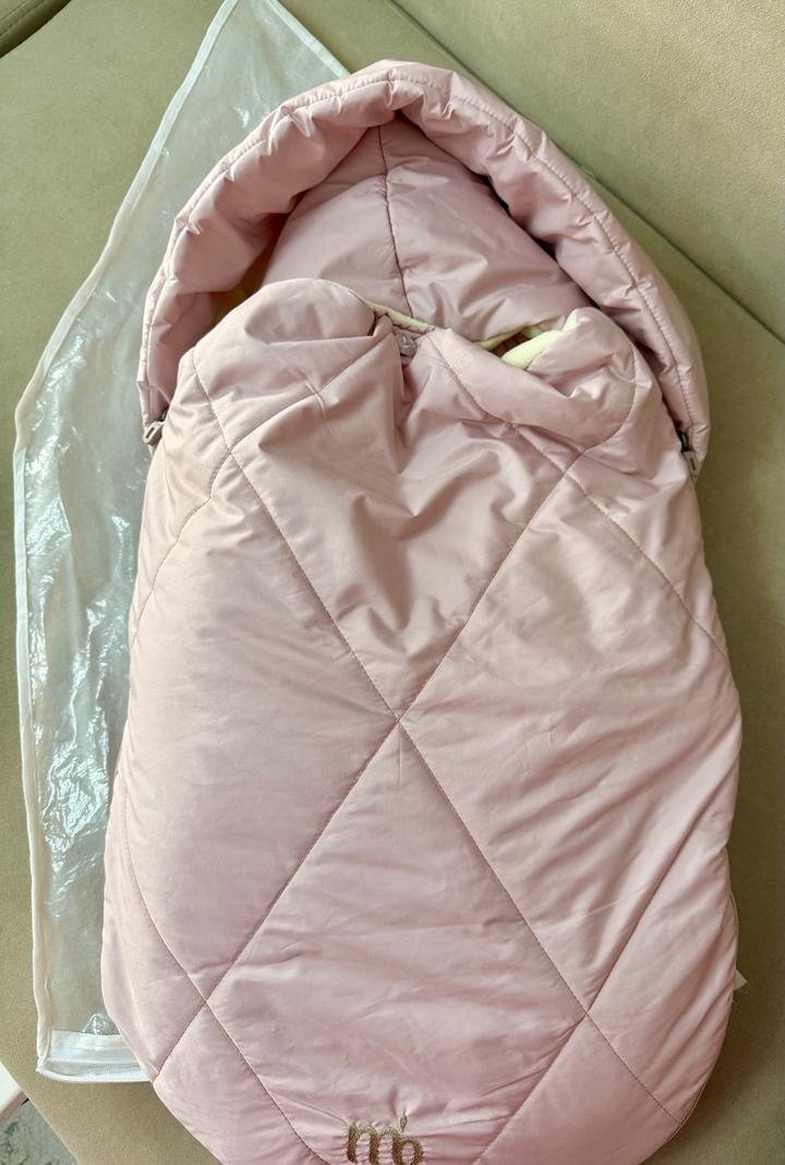mom&baby Продам конверт на выписку с комбинезоном