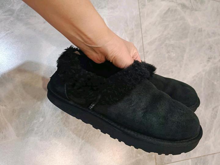 Меховые слиперы UGG Nita
