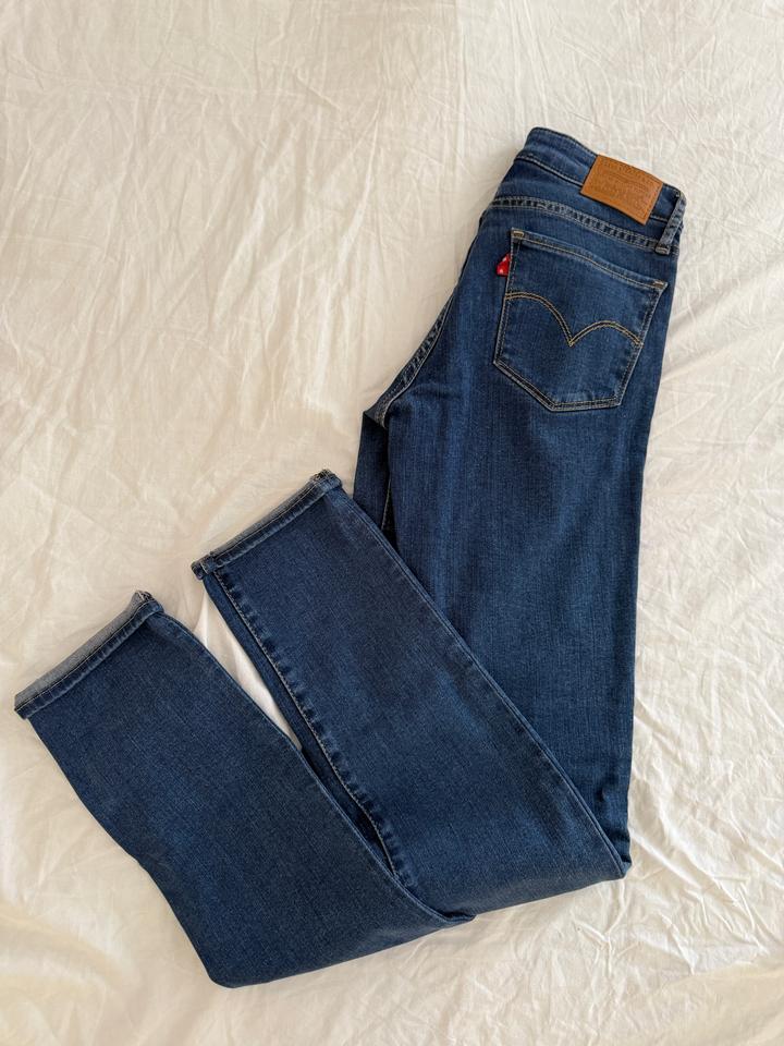 Джинсы Levi's