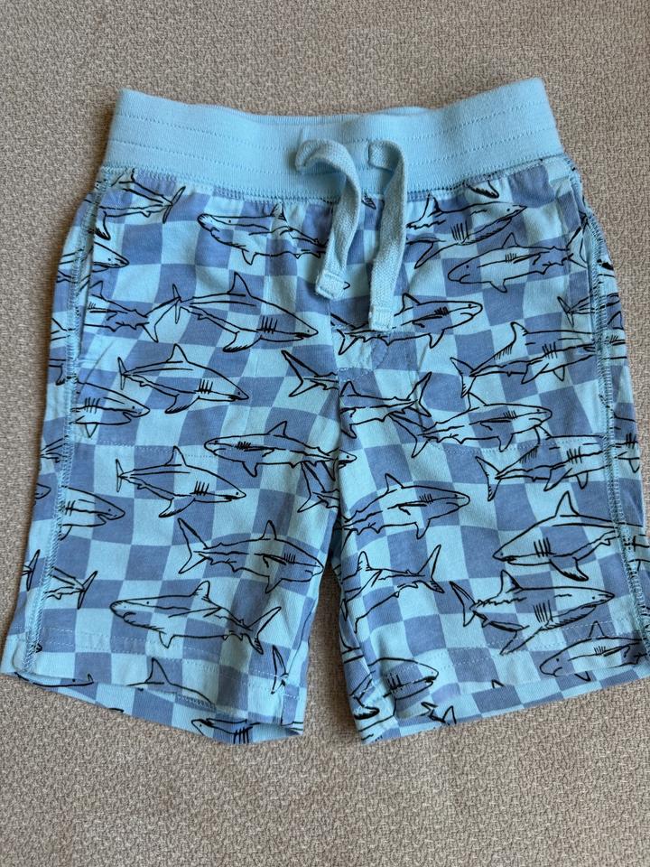 Шорты GAP