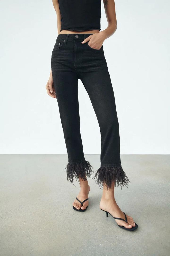 Джинсы с перьями ZARA