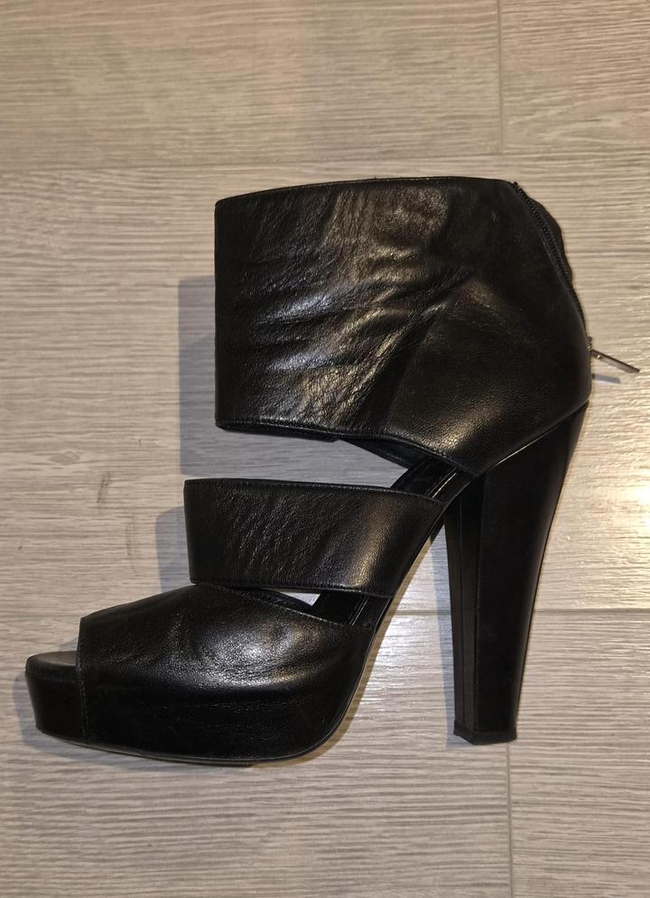 Yves Saint Laurent