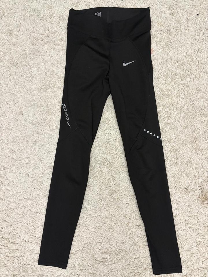 Спортивные лосины Nike