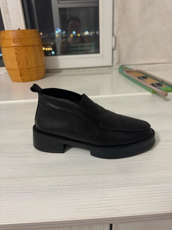Женские ботинки