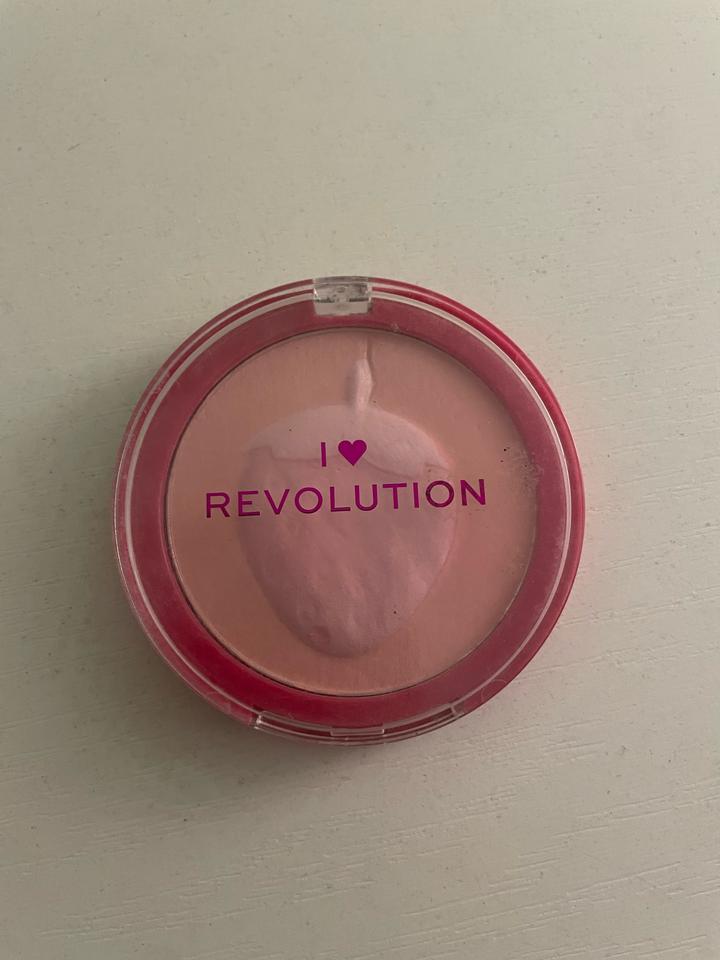 I Heart Revolution