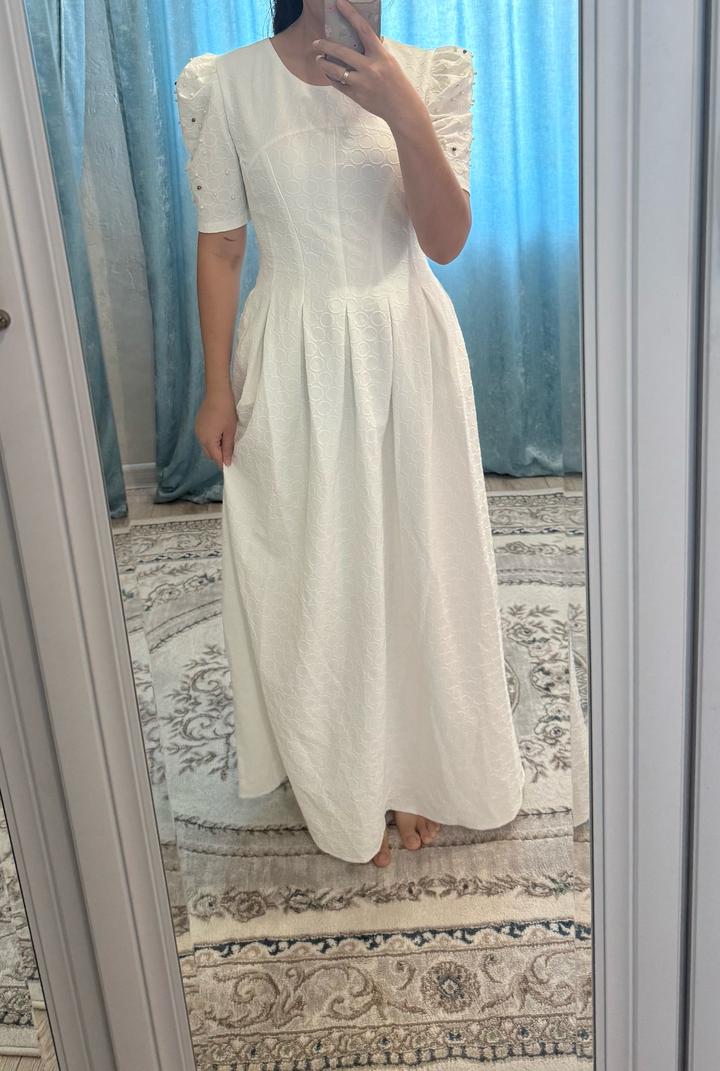 Белое платье