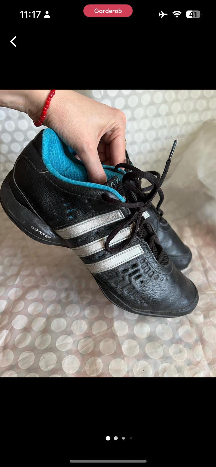 Кроссовки Adidas