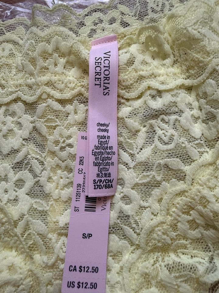 Кружевные трусы Victoria's Secret
