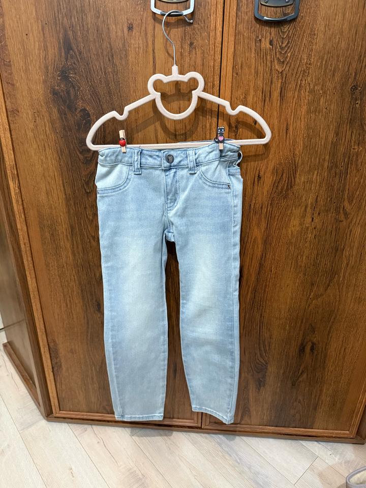 Armani Junior