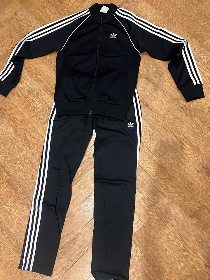 Спортивный костюм adidas