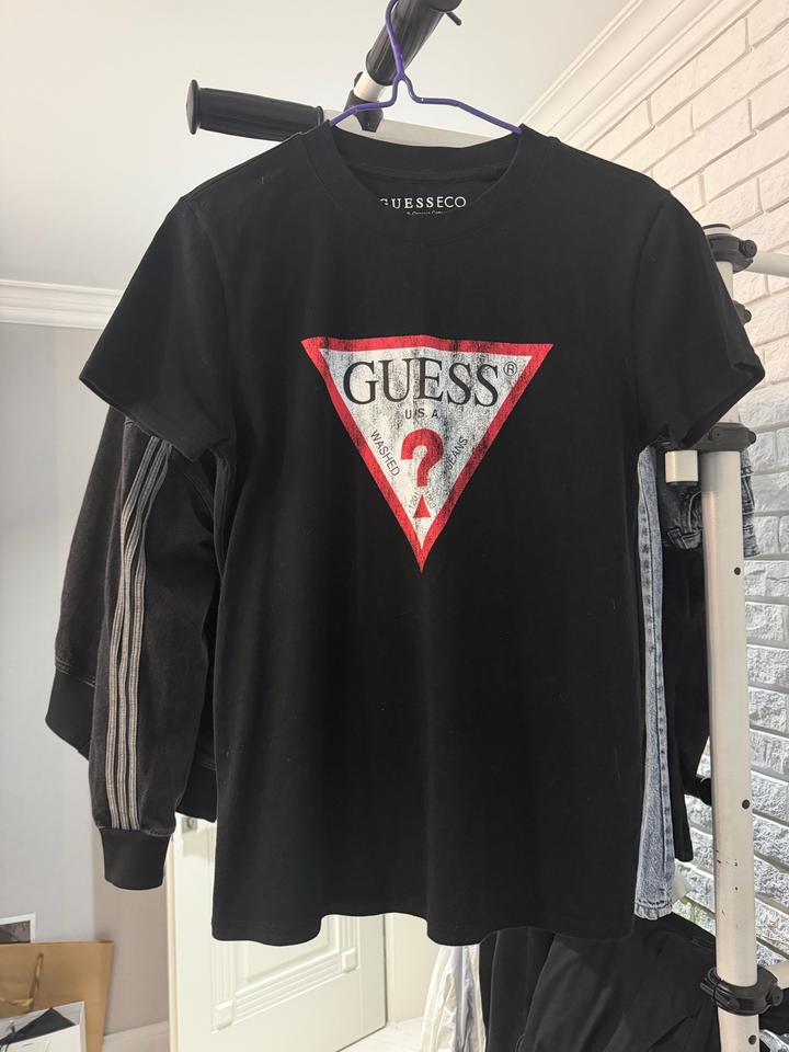 Футболка Guess