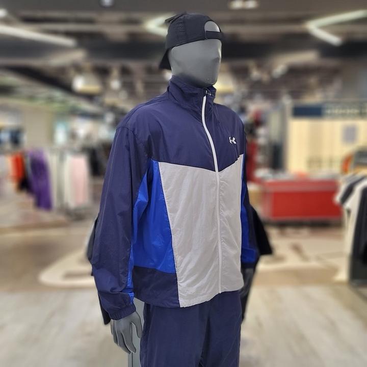 Практичный и удобный костюм Under Armour