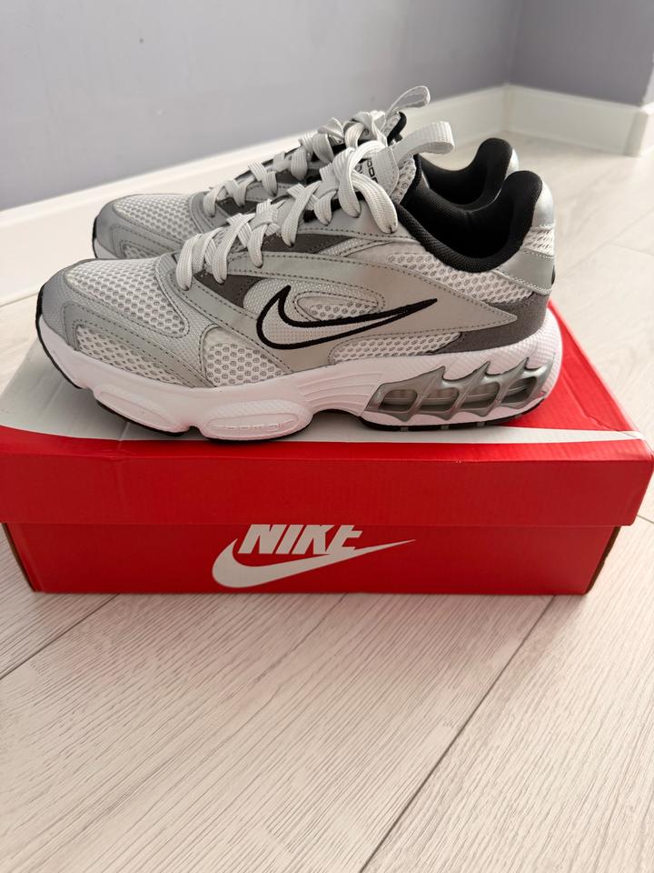 Кроссовки Nike