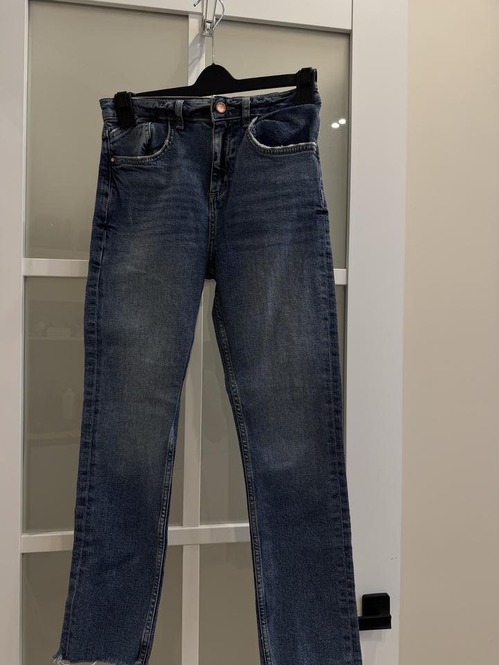 Джинсы Zara