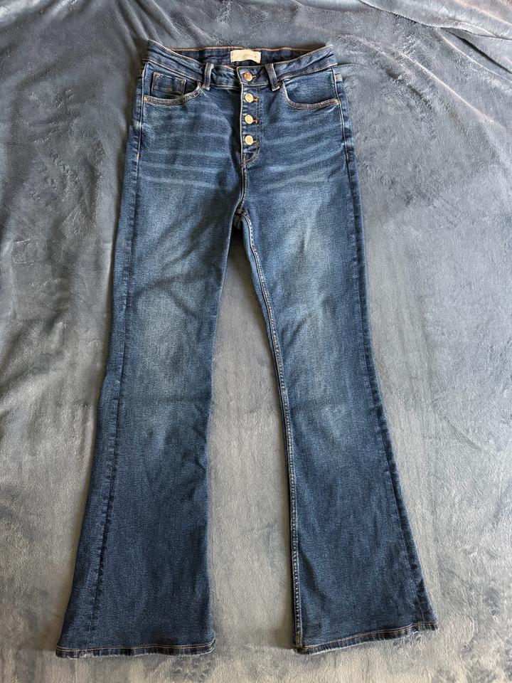Джинсы клеш ZARA