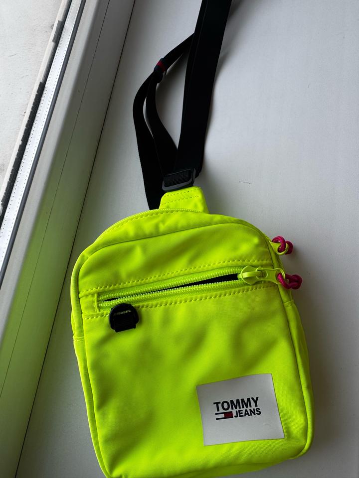 Сумка кросс-боди Tommy Jeans