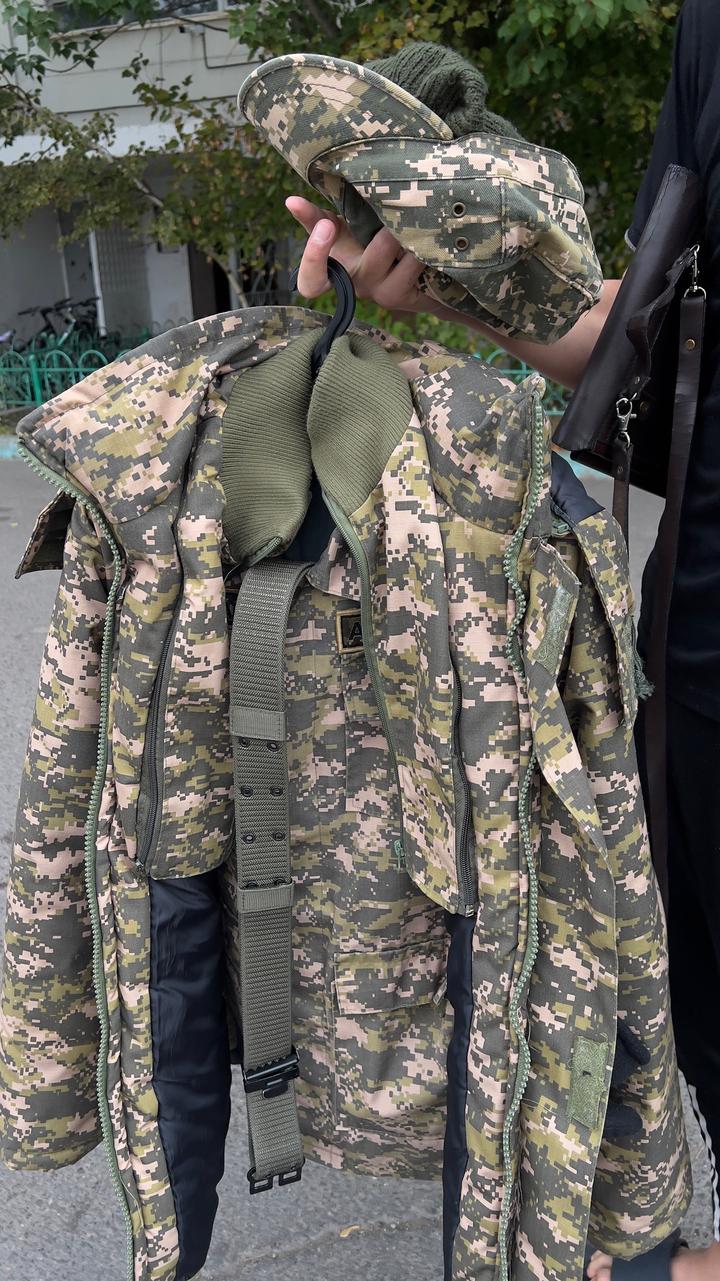 Военный камуфляжный костюм внп