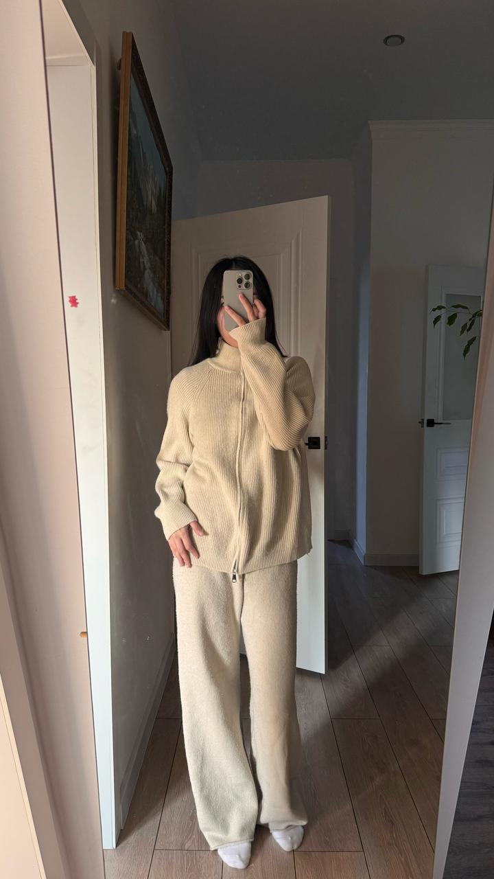 Вязаный спортивный костюм