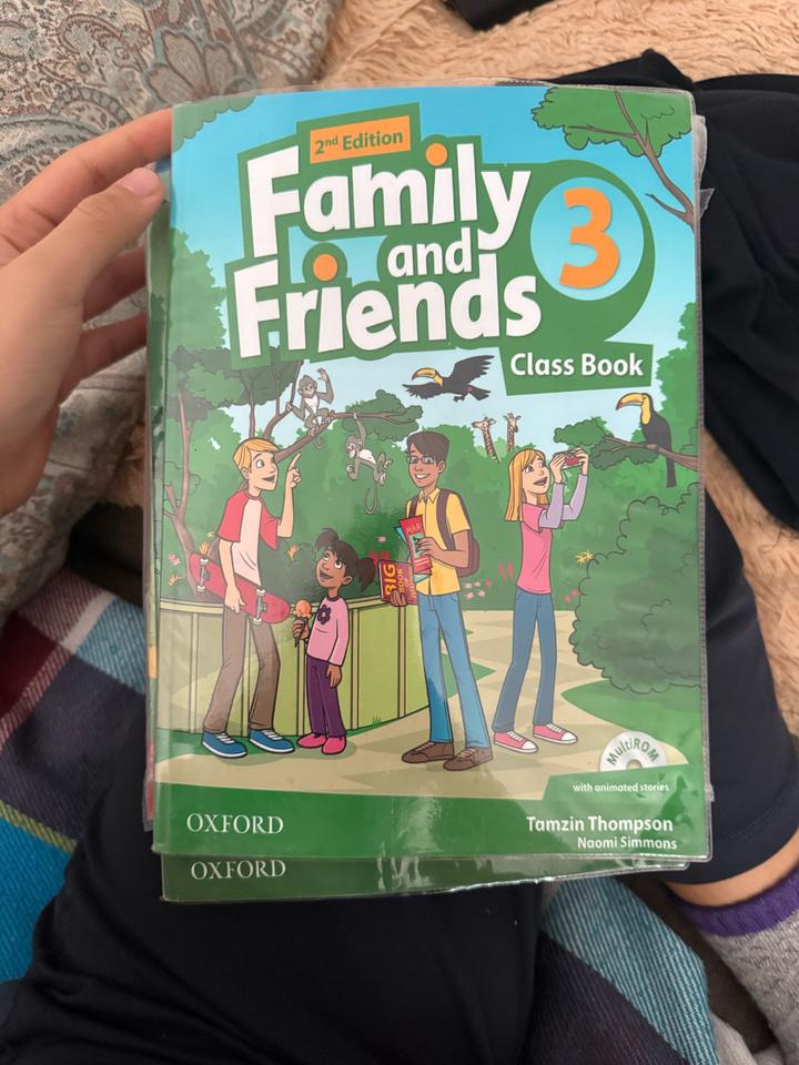 Книга и рабочая тетрадь для английского . Family and Friends 2 и 3