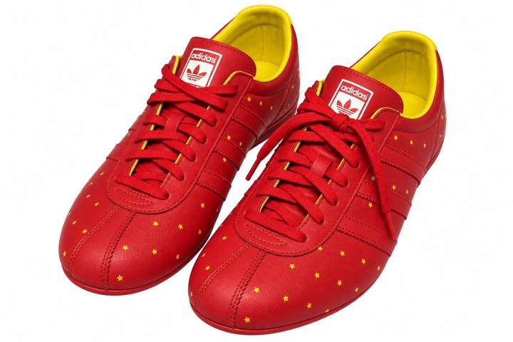 Adidas Originals, красные кроссовки