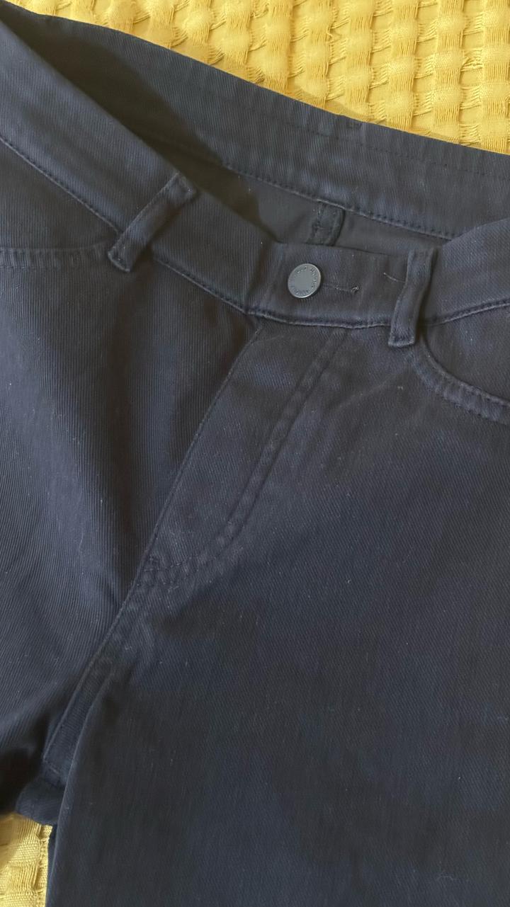 Черные джинсы Uniqlo