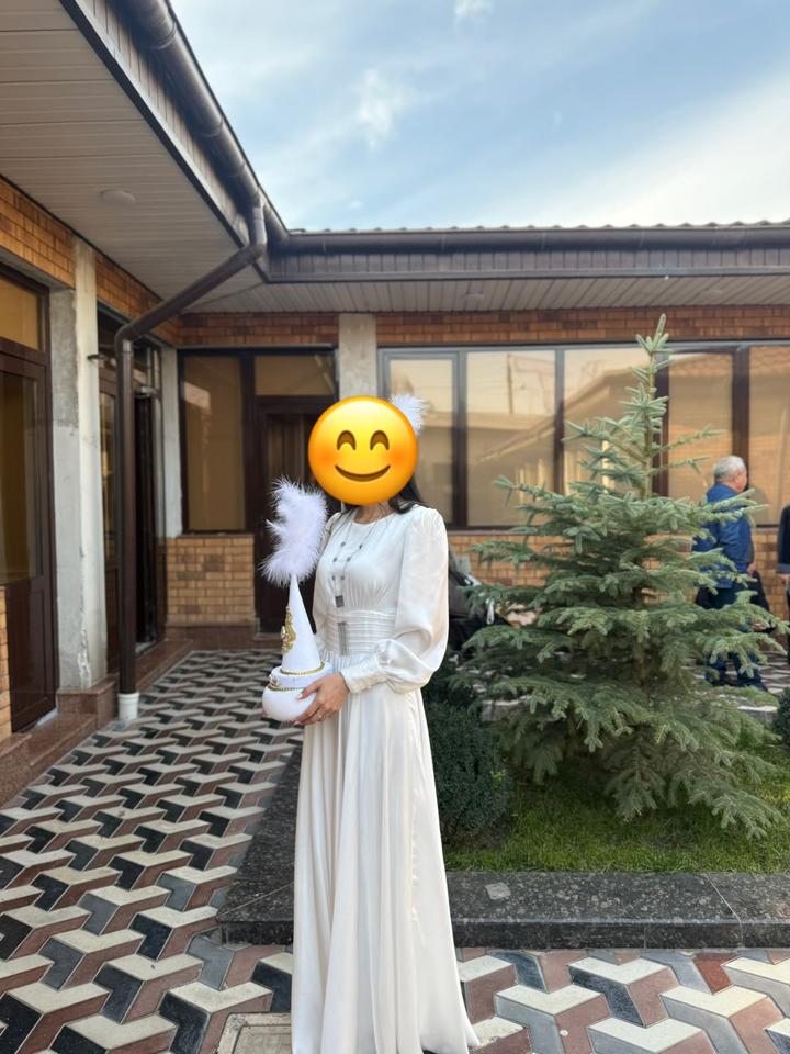 Нежное платье на сырға салу
