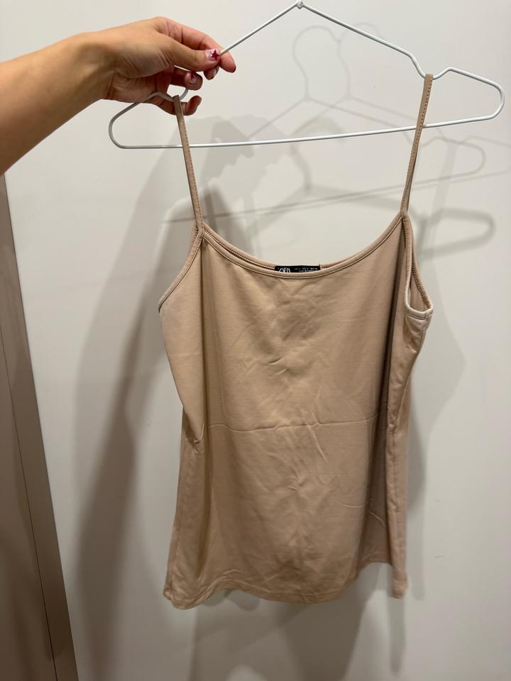 Бежевая майка ZARA