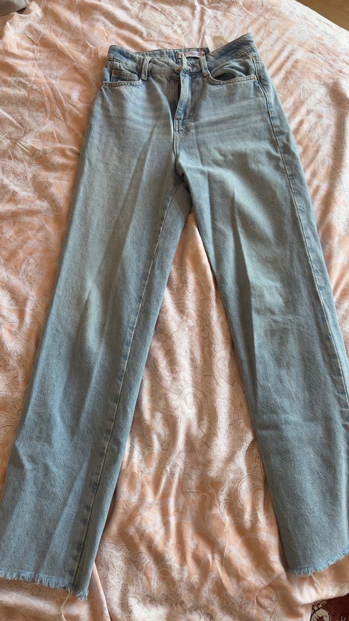 Джинсы ZARA голубые 32 размера