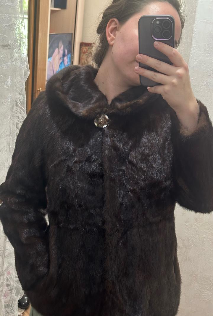 Норковый полушубок с капюшоном
