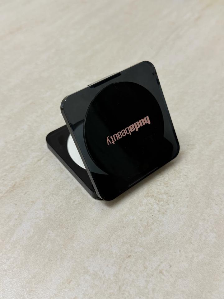 Компактная пудра Huda Beauty