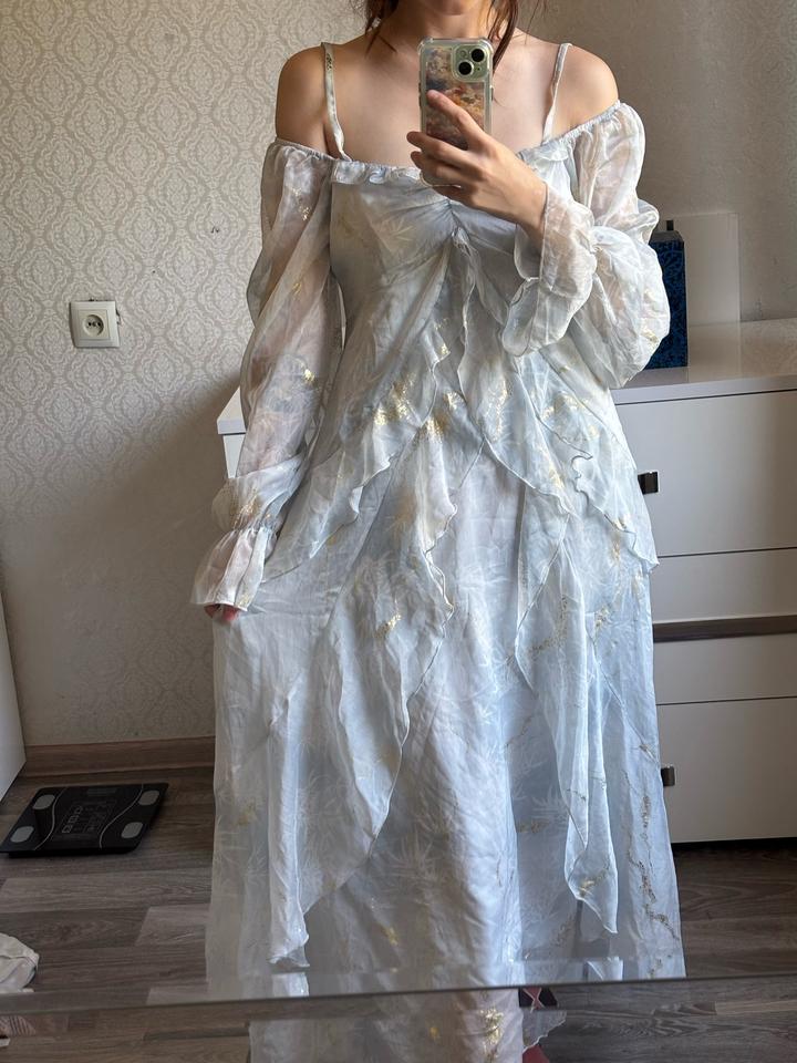 Платье миди с открытыми плечами