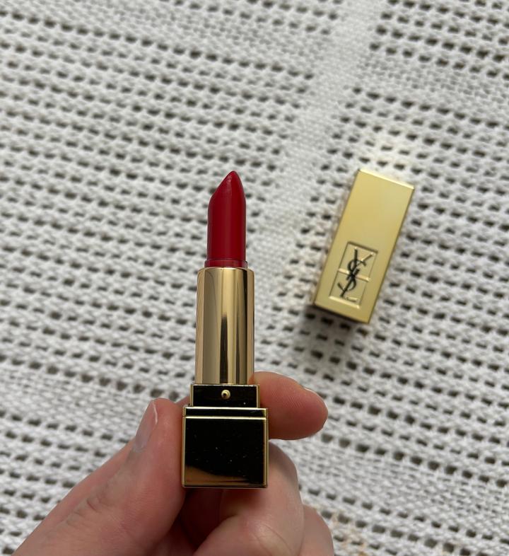 Yves Saint Laurent Помада YSL Rouge Pur Couture, оттенок 01