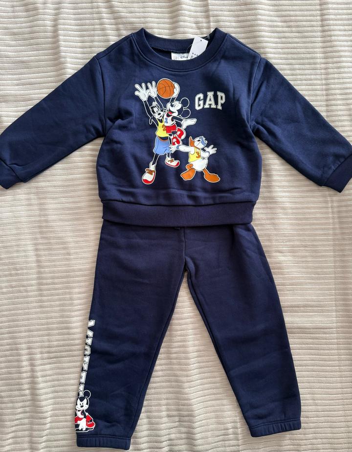 Спортивный костюм GAP с принтом