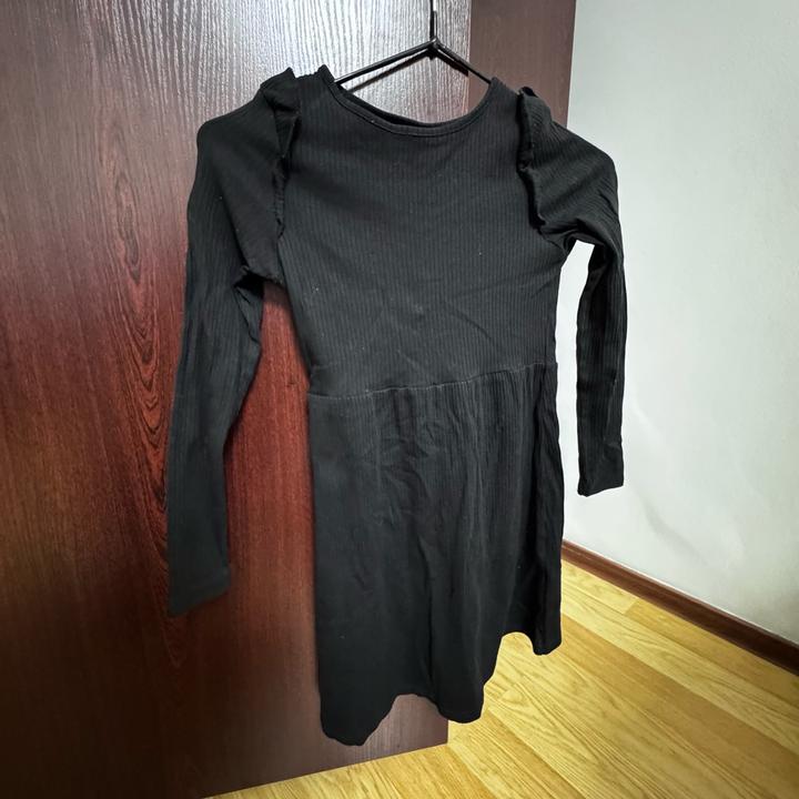 Платье H&M в рубчик с оборками