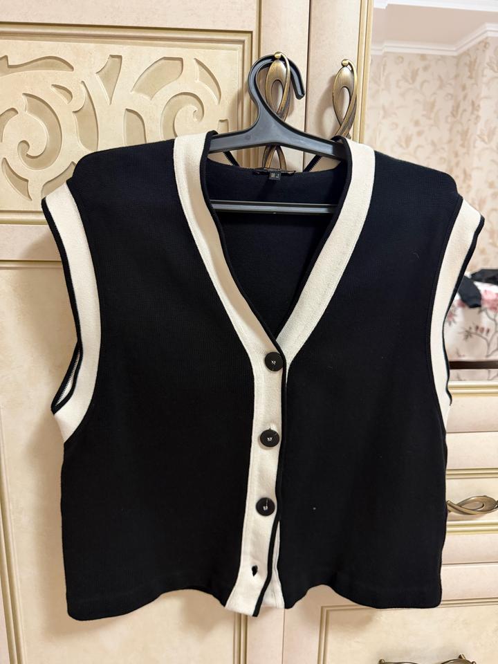 Жилет на пуговицах Massimo dutti