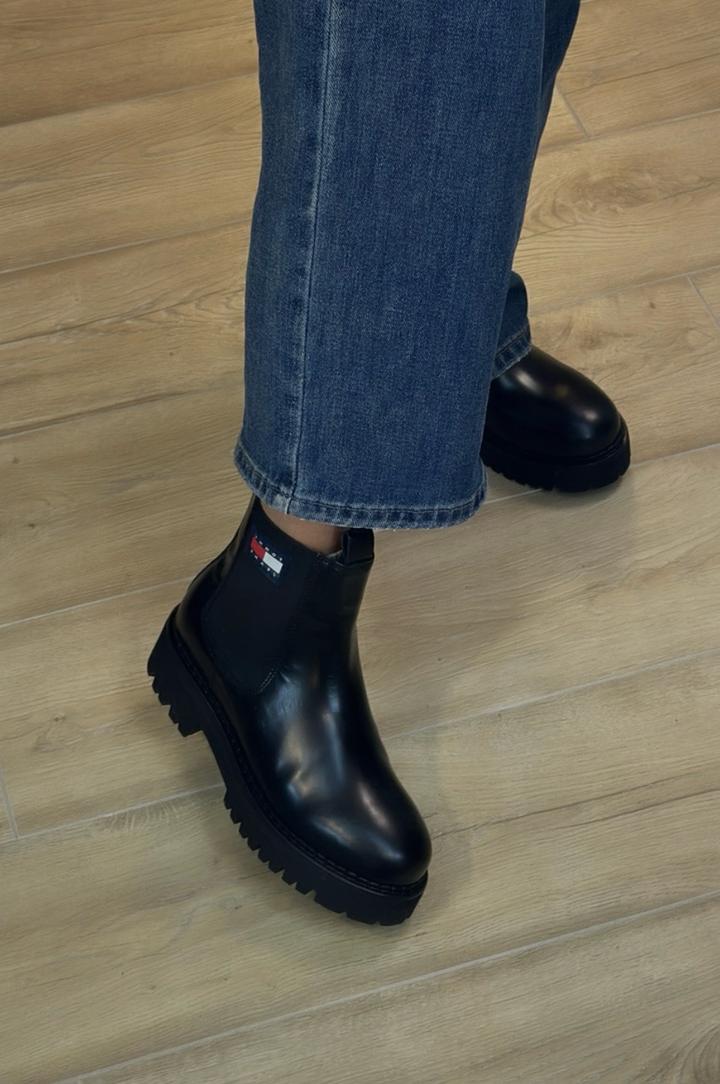 Tommy Hilfiger