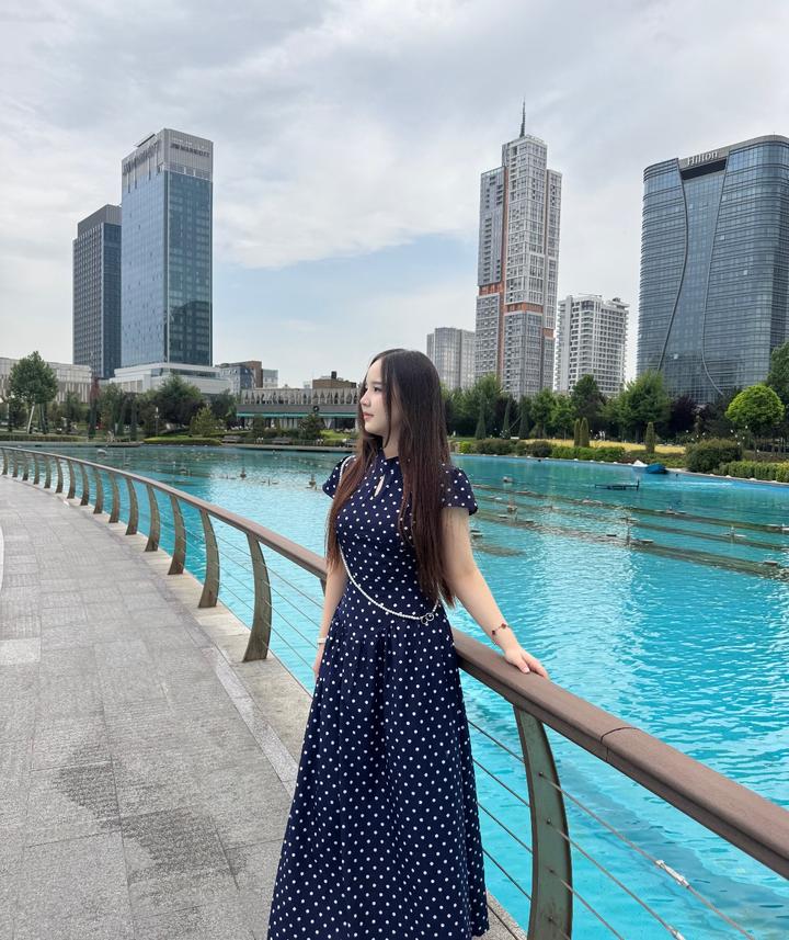 !it jeans Платье в горошек