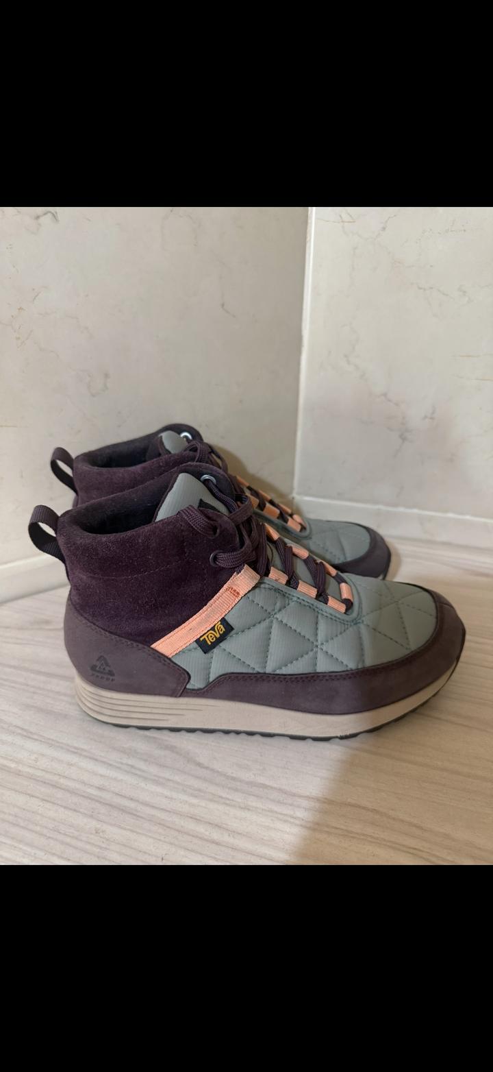 Женские ботинки Teva
