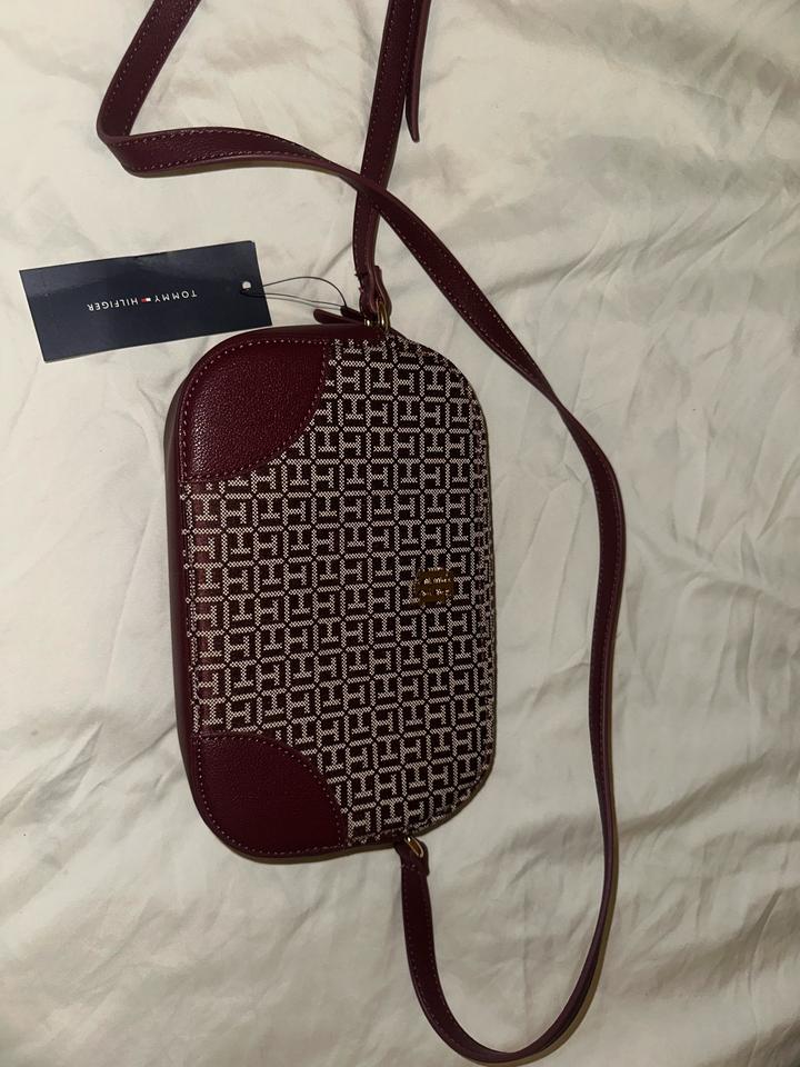 Сумка кросс-боди Tommy Hilfiger