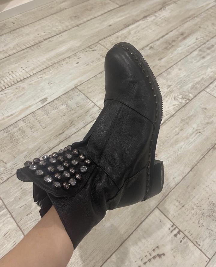 Ботинки со стразами