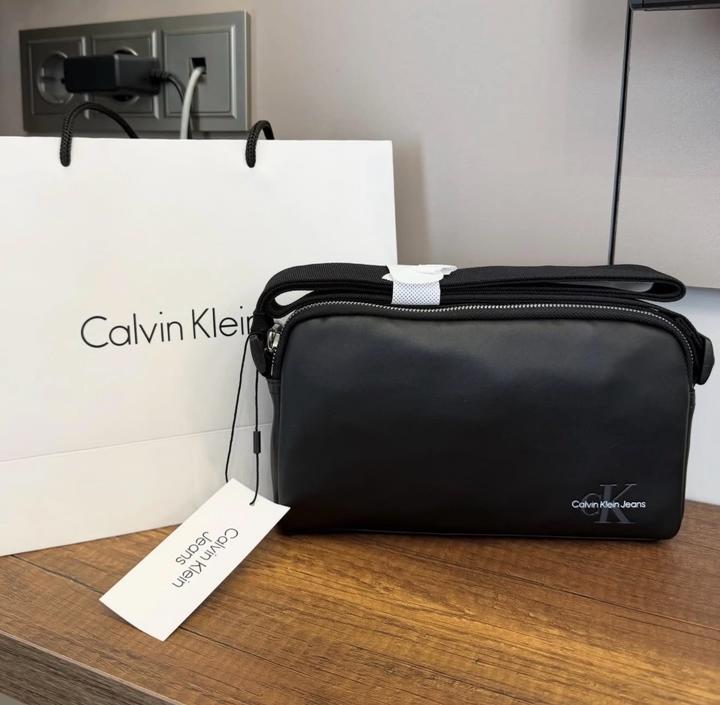 кроссбоди для мужчин от Calvin Klein