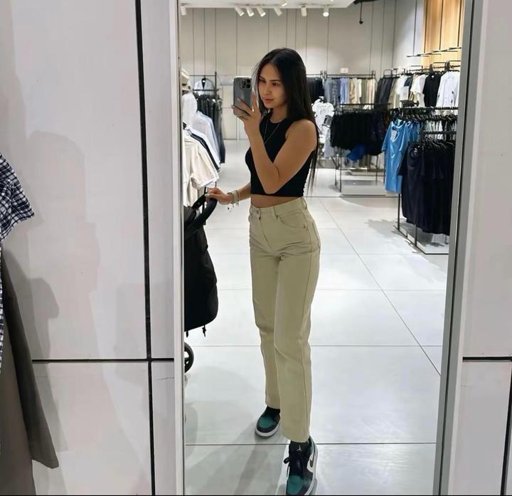 Джинсы Uniqlo U